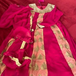 Anatkali kameez EUC size medium. Only worn once